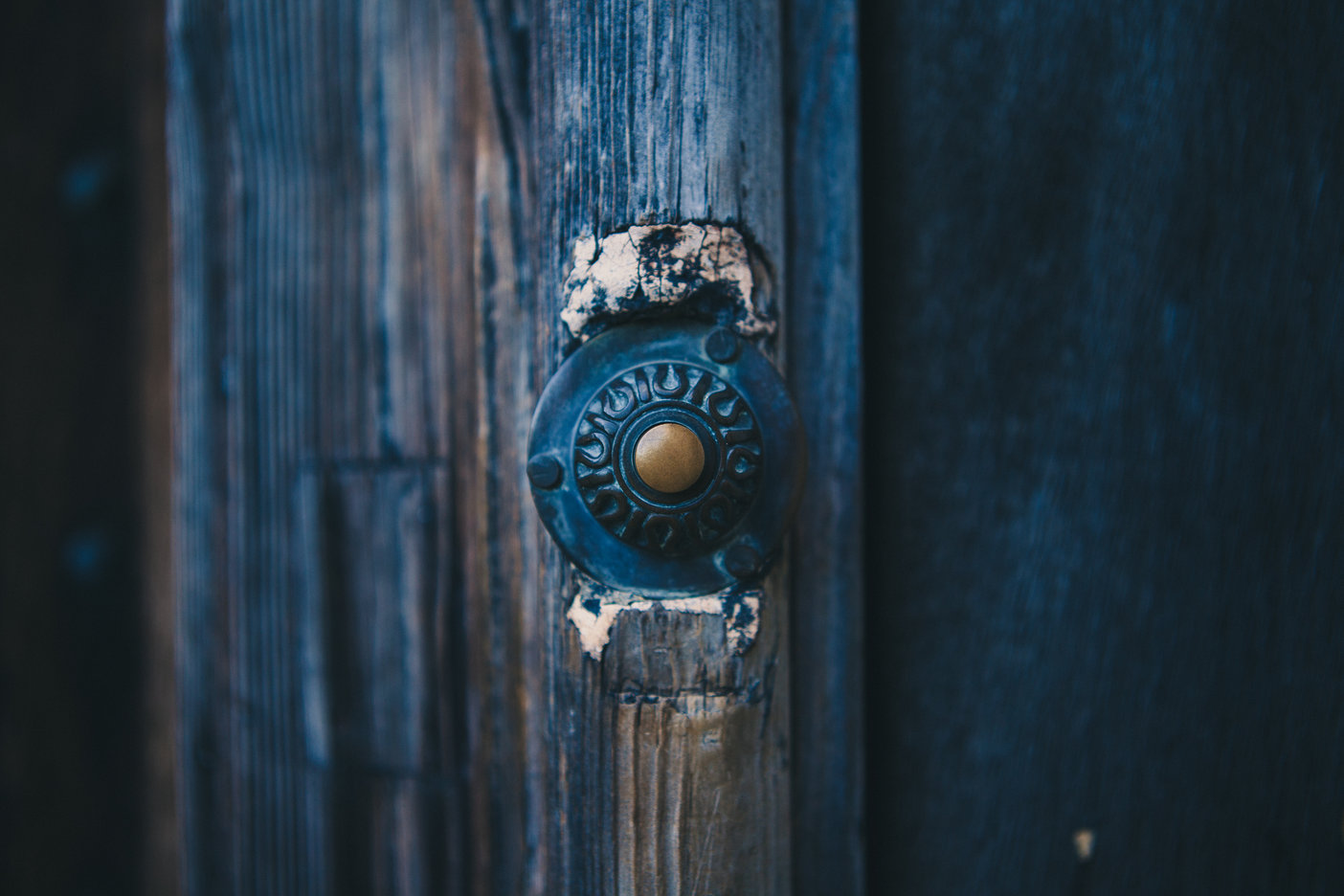 old-doorbell
